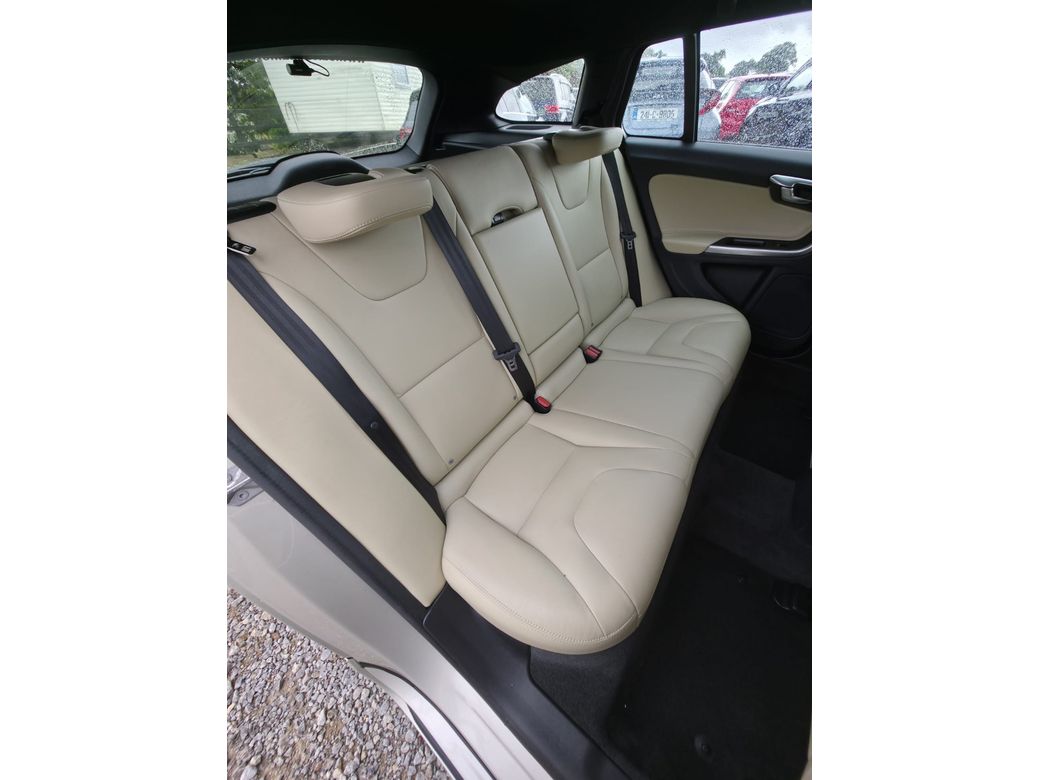 2017 Volvo V60