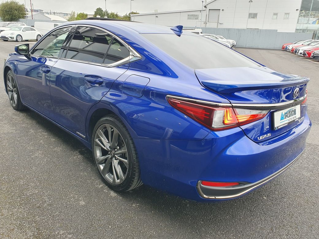 2019 Lexus ES 300h