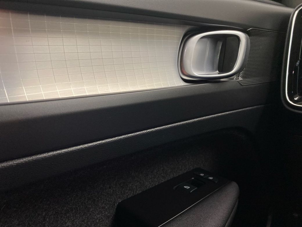 2022 Volvo XC40