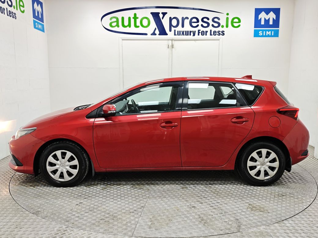2016 Toyota Auris