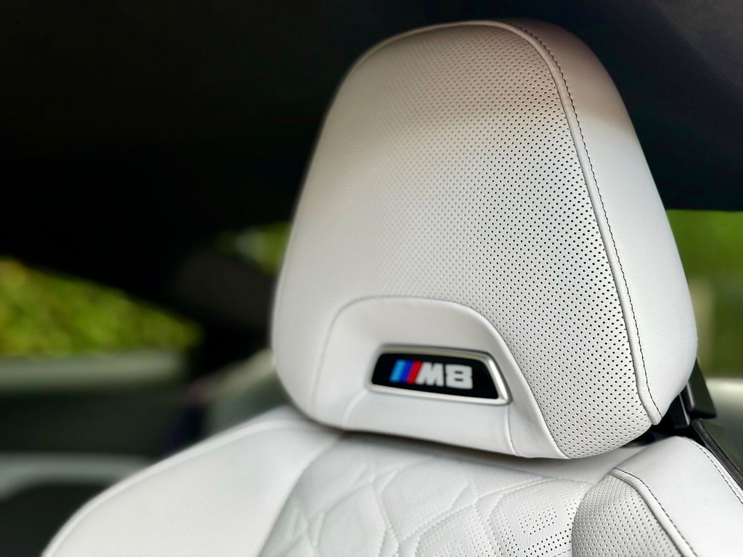 2020 BMW M8