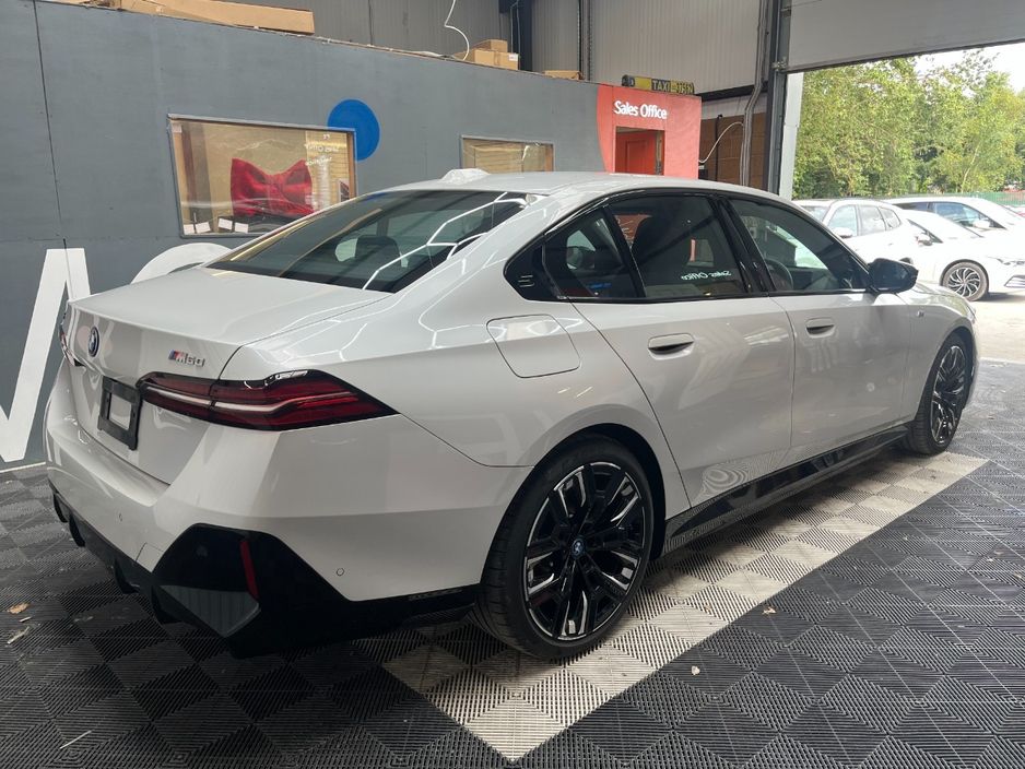2024 BMW i5