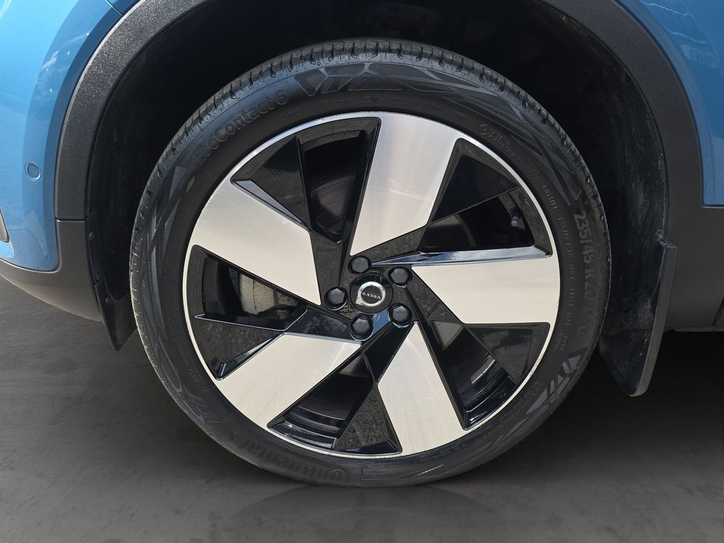 2023 Volvo XC40