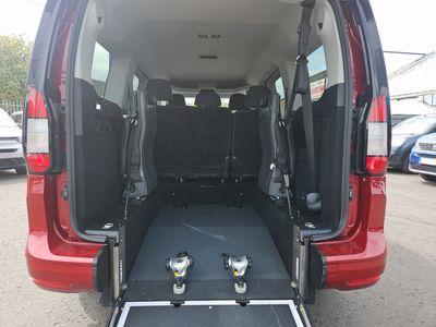 2023 Ford Tourneo