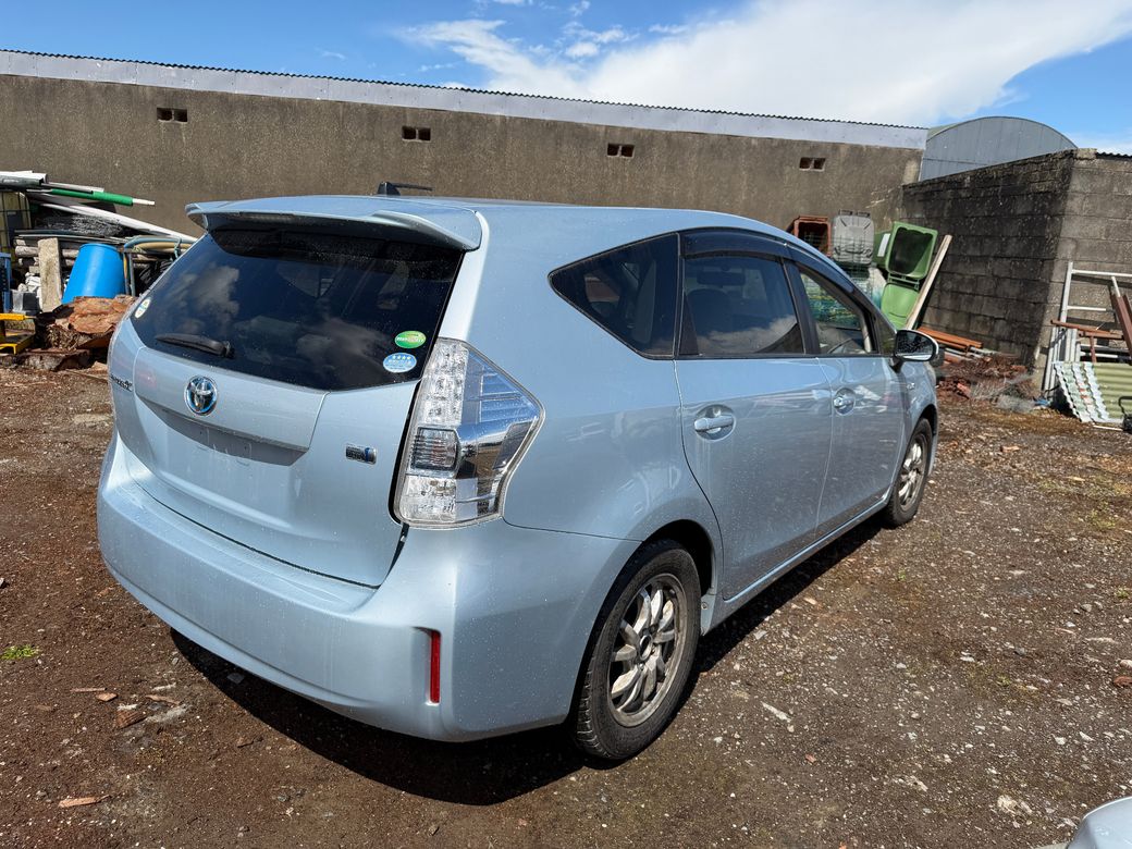 2013 Toyota Prius Alpha
