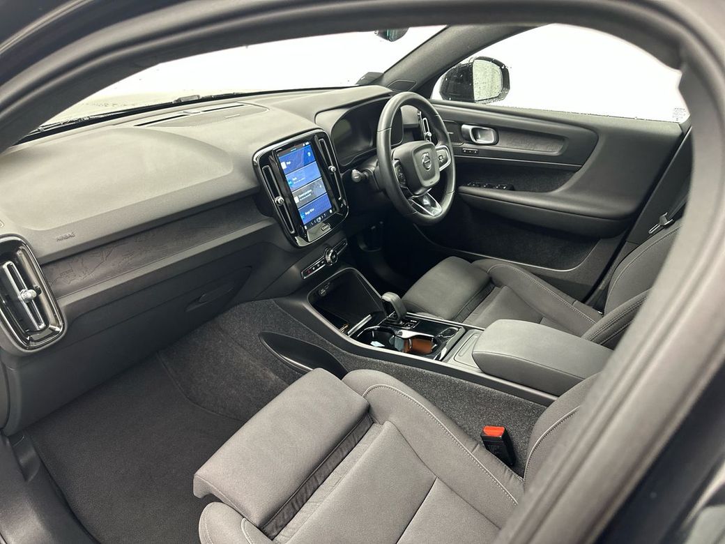 2023 Volvo C40