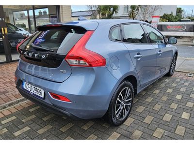 2017 Volvo V40