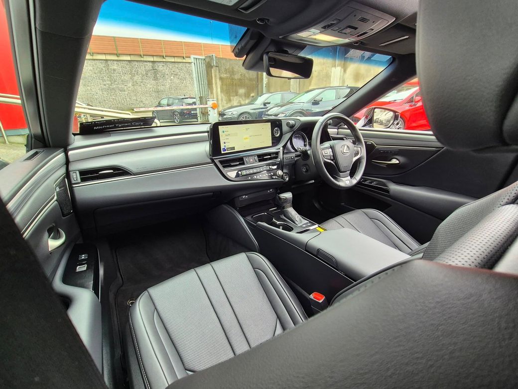 2023 Lexus ES 300h