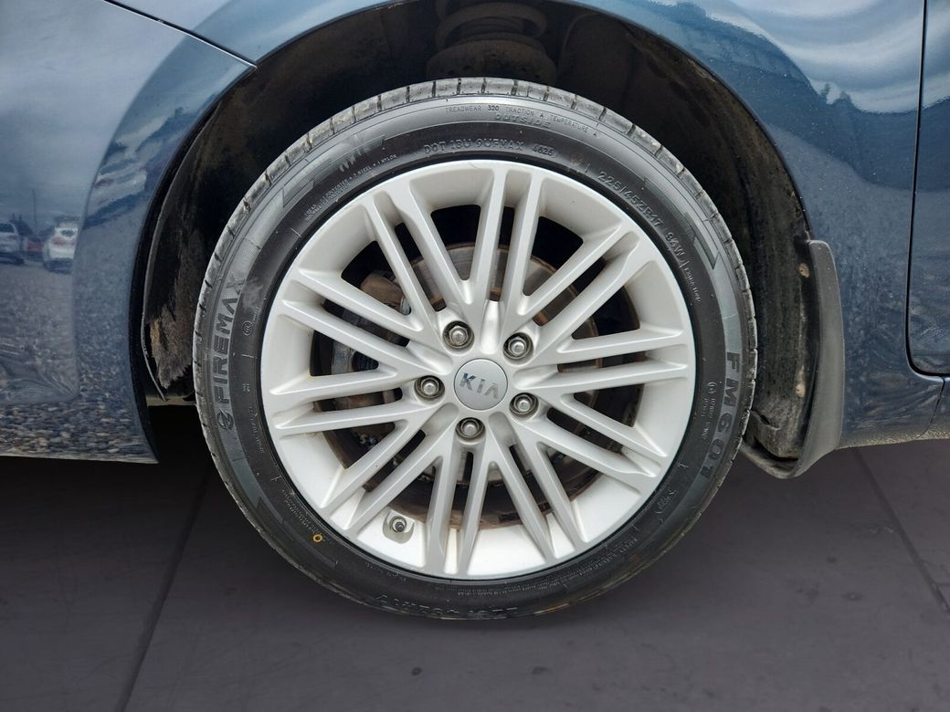 2017 Kia Carens