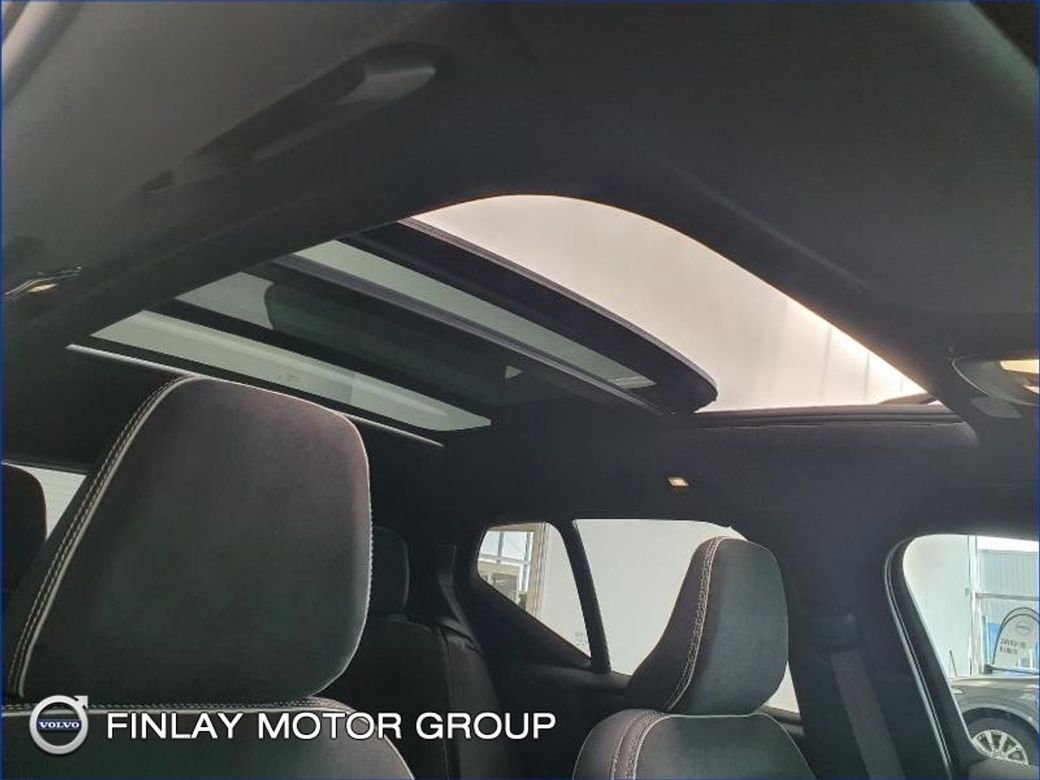 2025 Volvo Ex40
