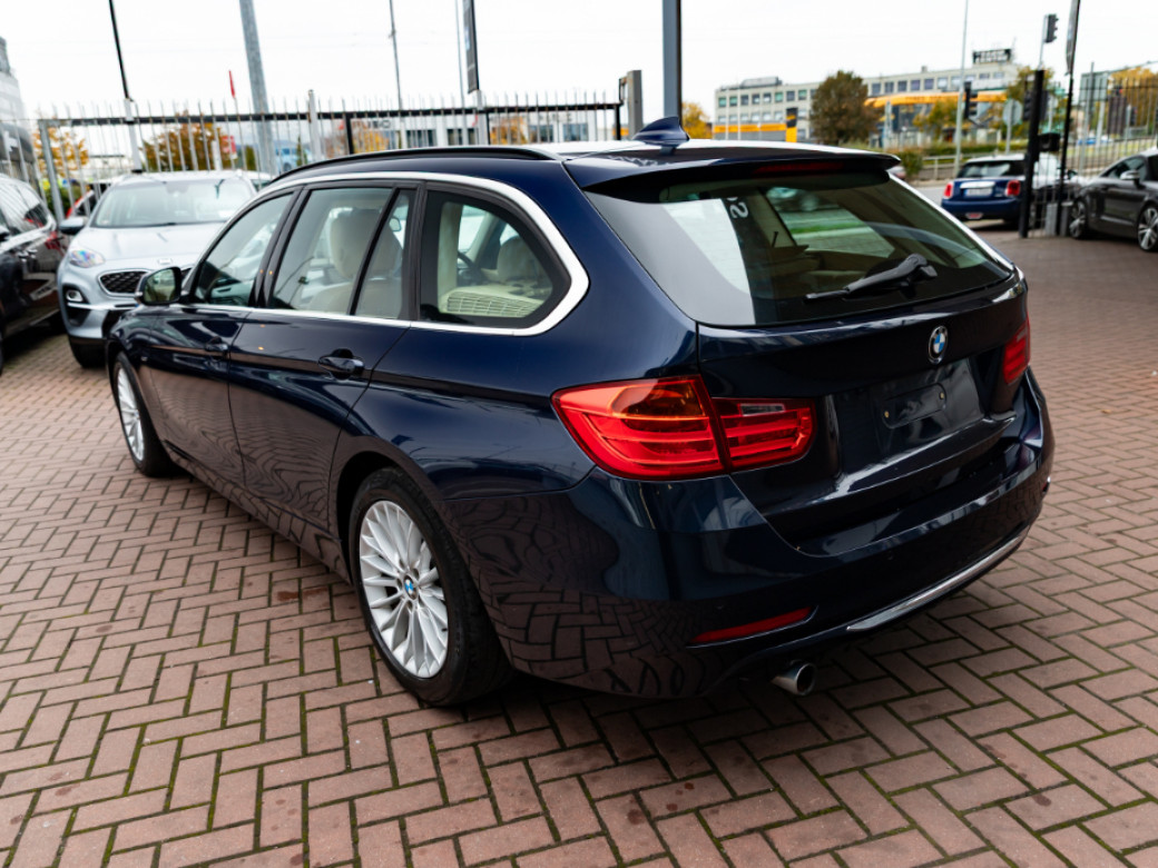 2015 BMW 320