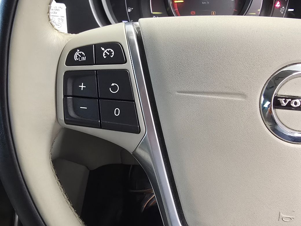 2016 Volvo V40
