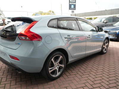 2016 Volvo V40