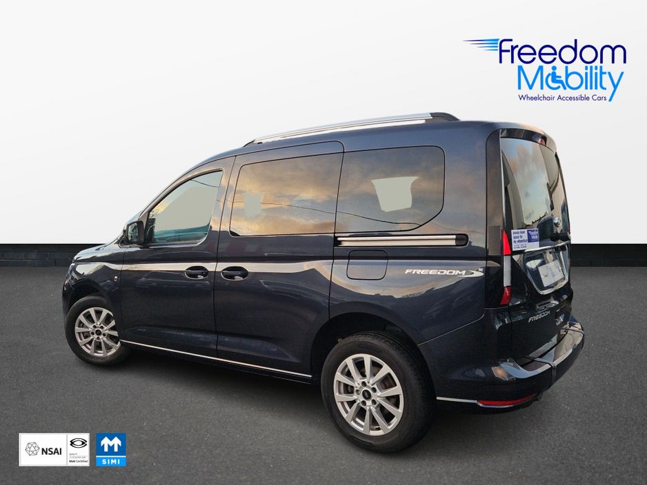 2023 Ford Tourneo
