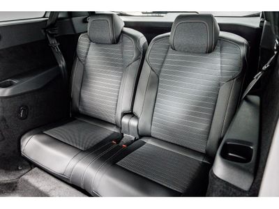 2025 Peugeot 5008
