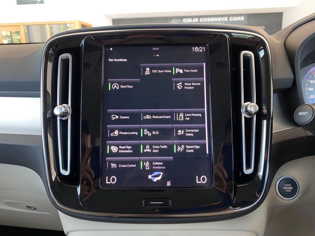 2020 Volvo XC40