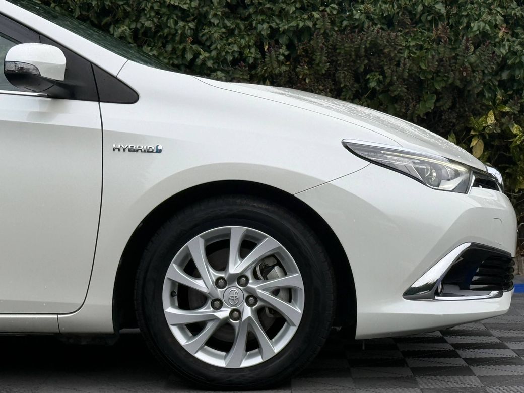 2016 Toyota Auris