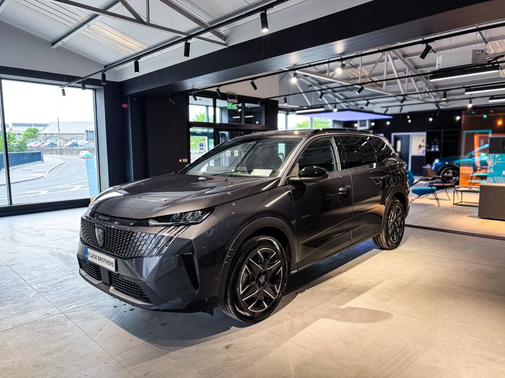 2025 Peugeot 5008