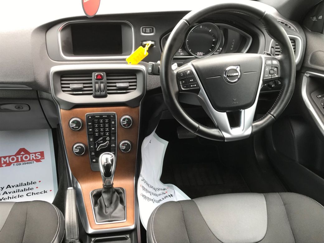 2017 Volvo V40