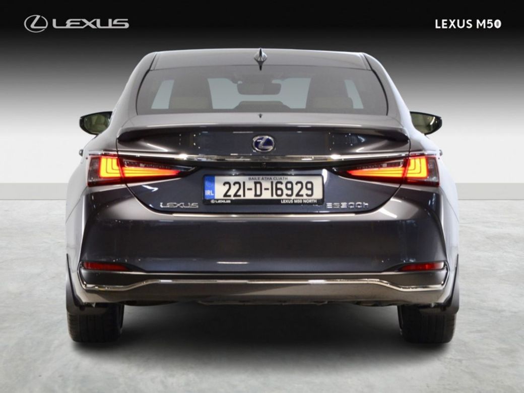 2022 Lexus ES 300h