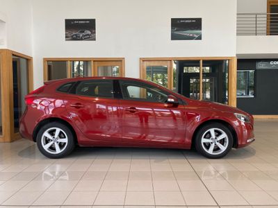 2015 Volvo V40