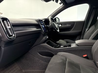 2023 Volvo XC40