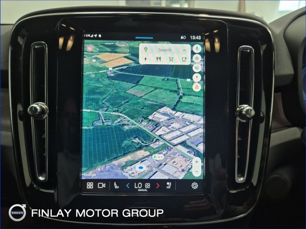 2025 Volvo XC40