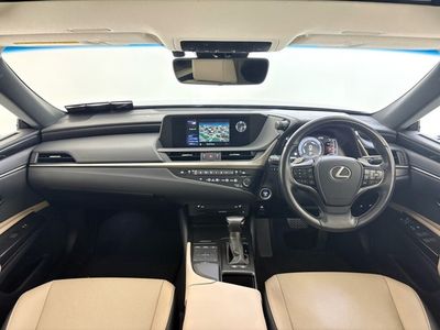 2020 Lexus ES 300h