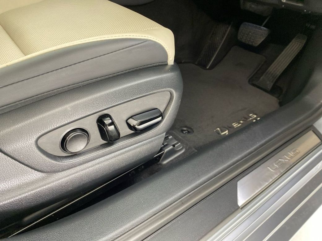 2023 Lexus ES 300h