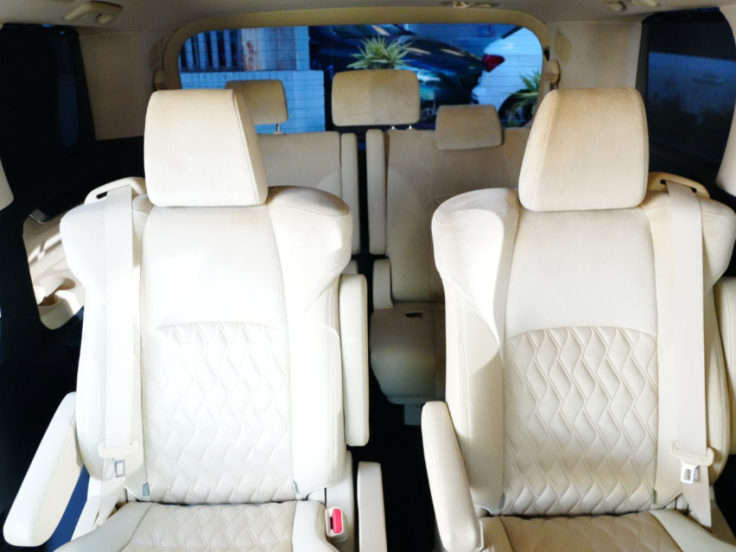 2015 Toyota Alphard
