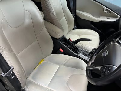 2015 Volvo V40