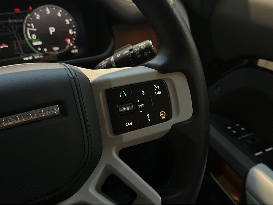 2025 Land Rover Defender