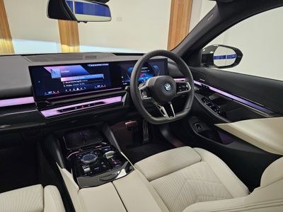 2025 BMW i5