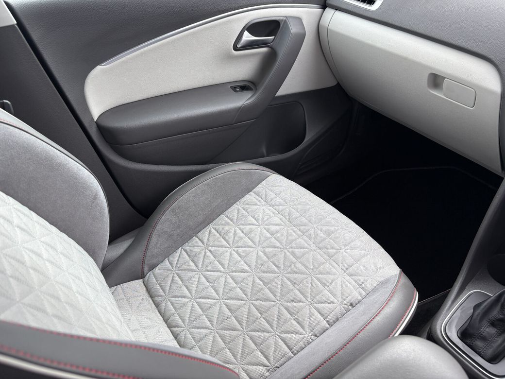 2016 Volkswagen Polo