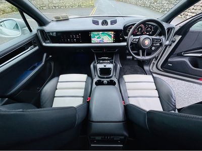 2024 Porsche Cayenne