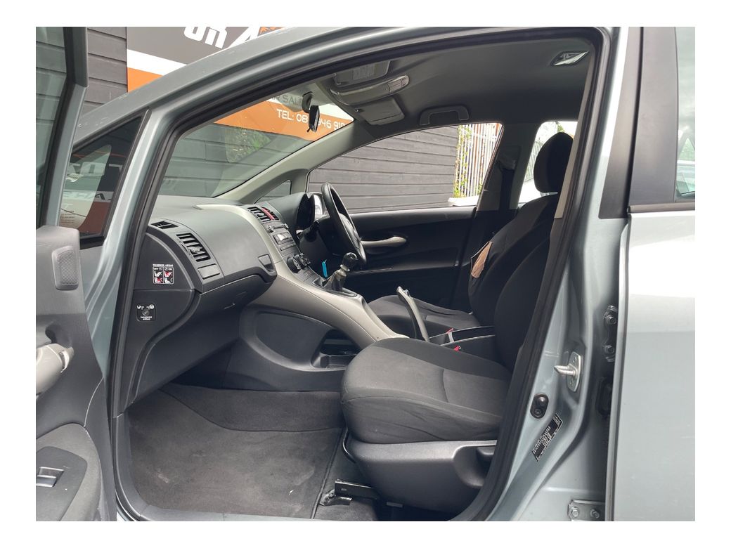 2010 Toyota Auris