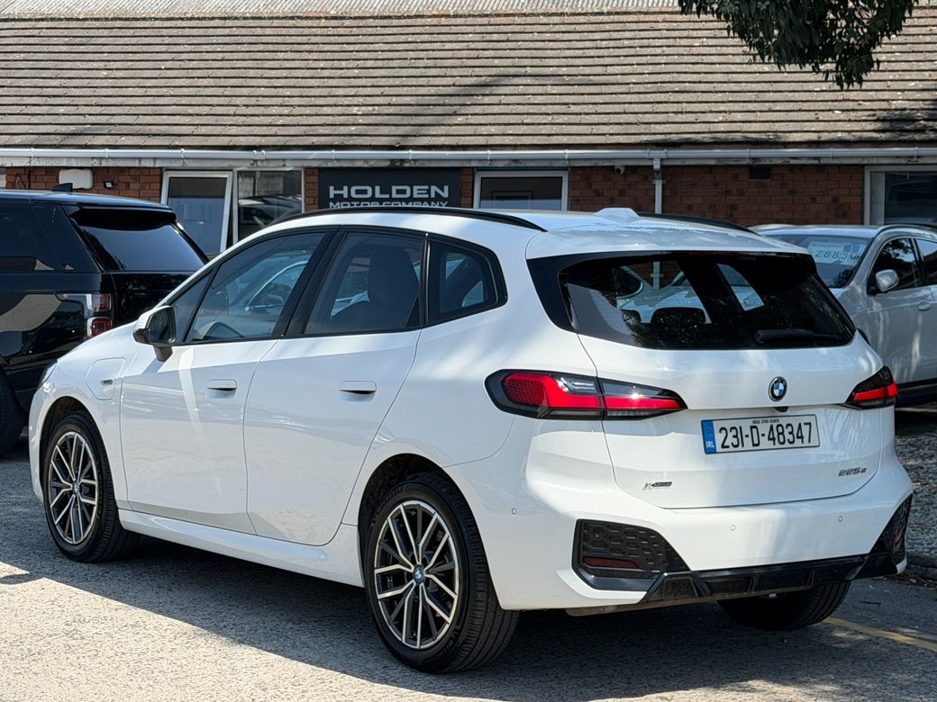 2023 BMW 225