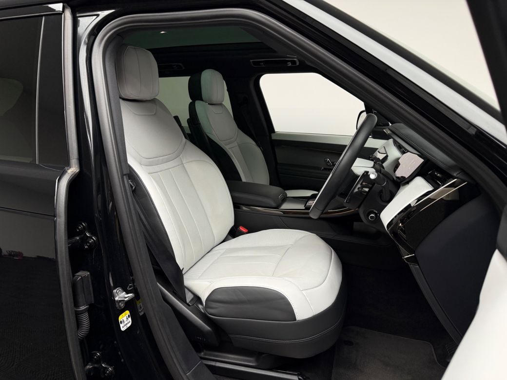 2025 Land Rover Range Rover Sport