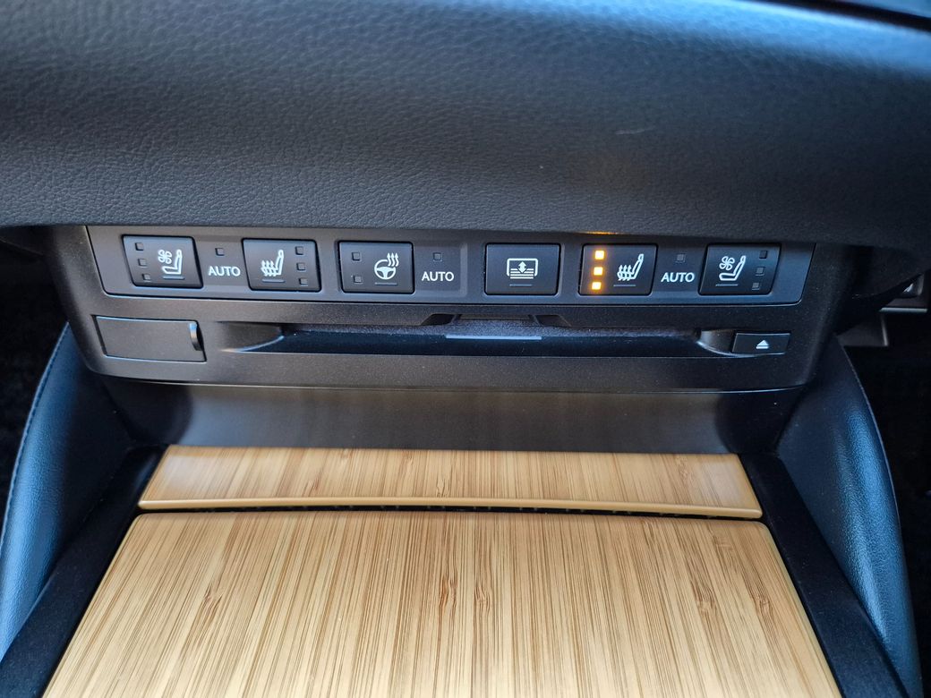 2022 Lexus ES 300h
