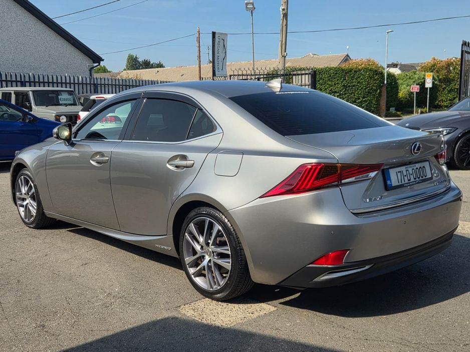 2017 Lexus IS 300h