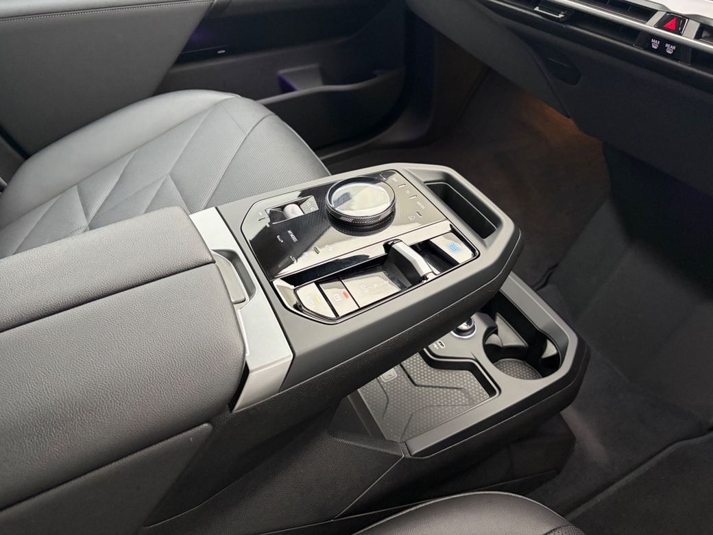 2025 BMW iX