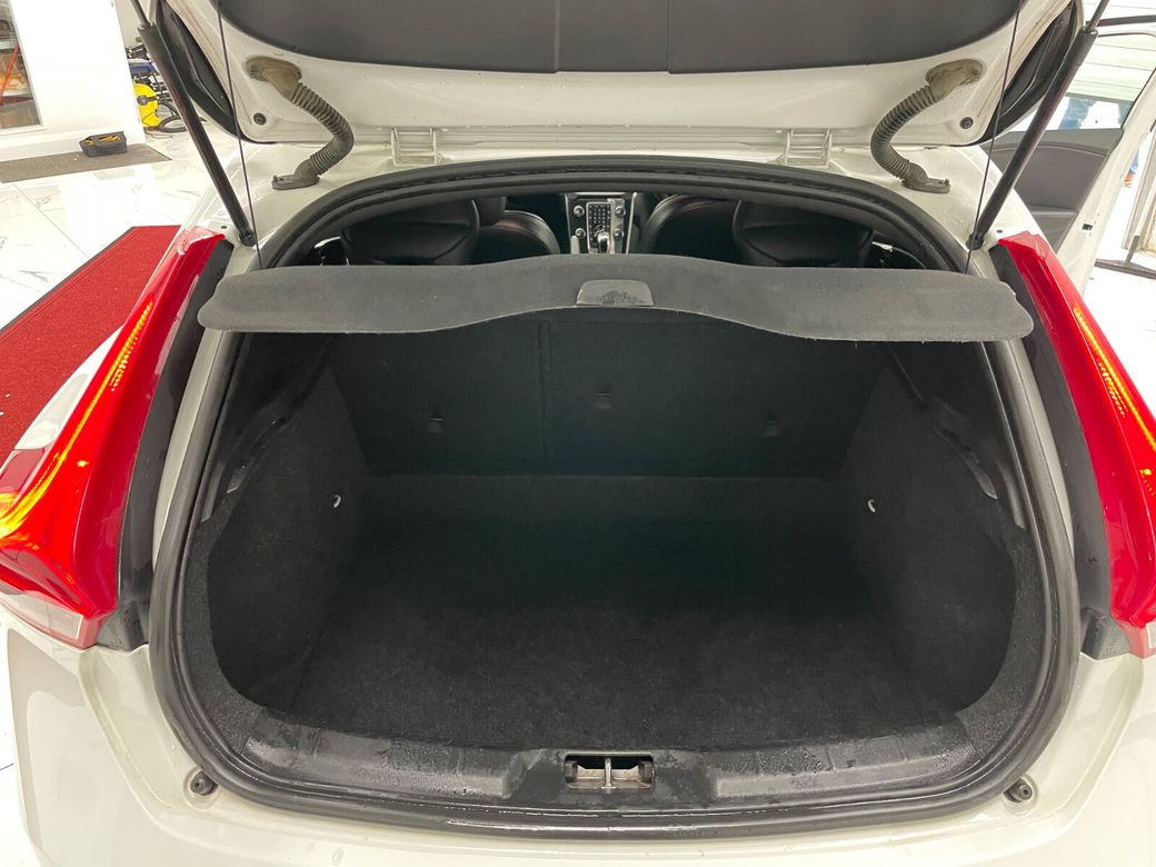 2016 Volvo V40