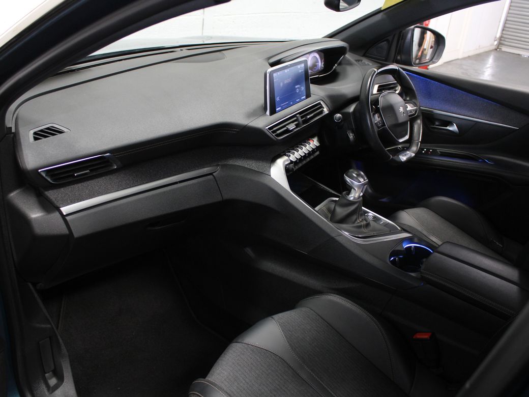2020 Peugeot 5008