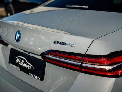 2025 BMW i5