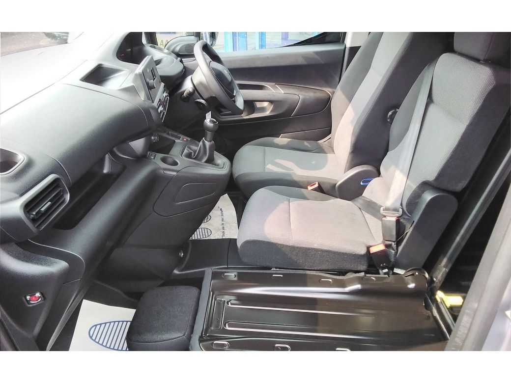 2021 Peugeot Partner