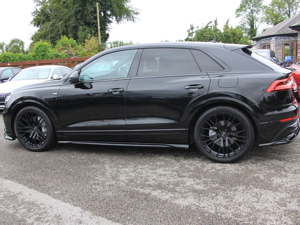 2023 Audi Q8