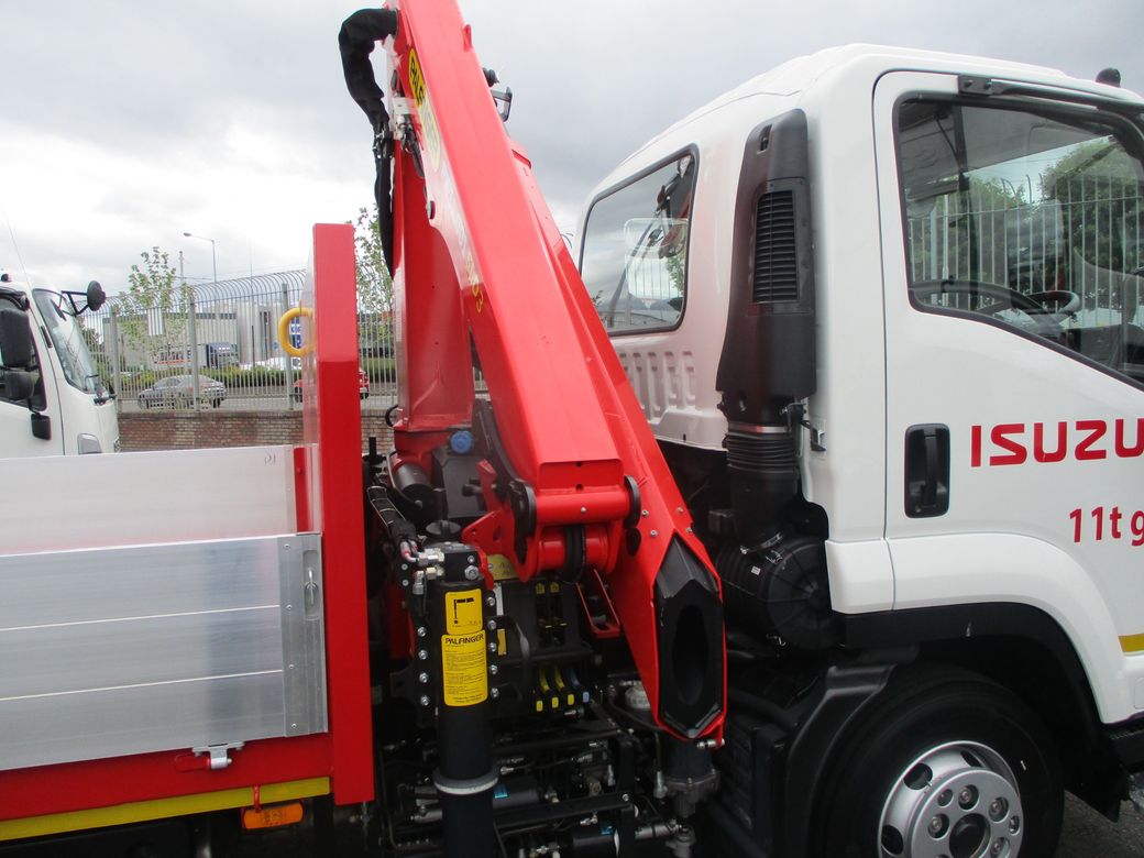 2025 Isuzu NPR