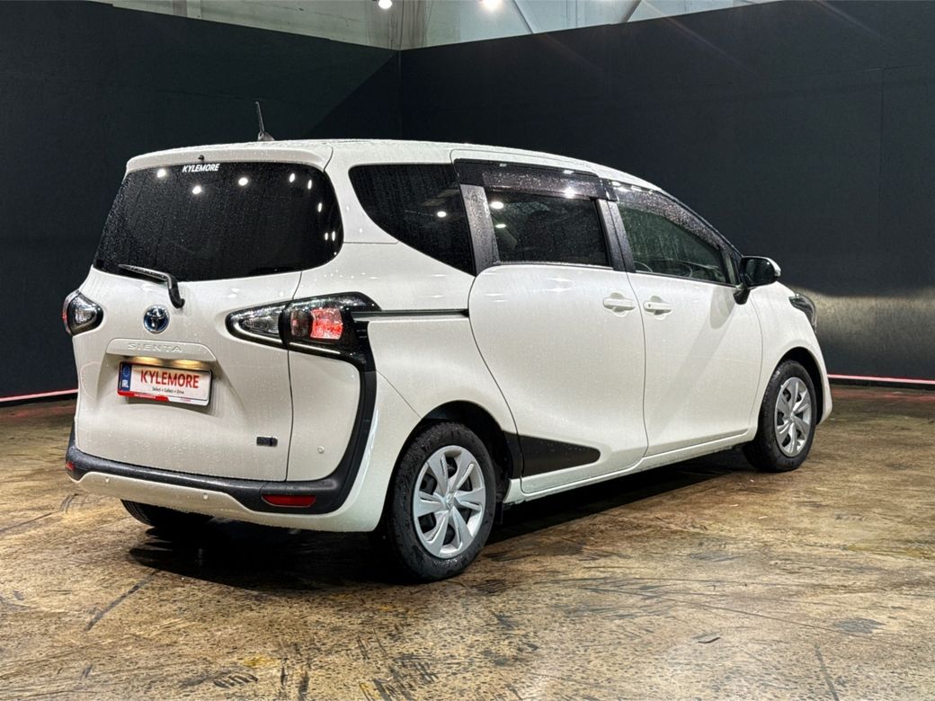 2021 Toyota Sienta