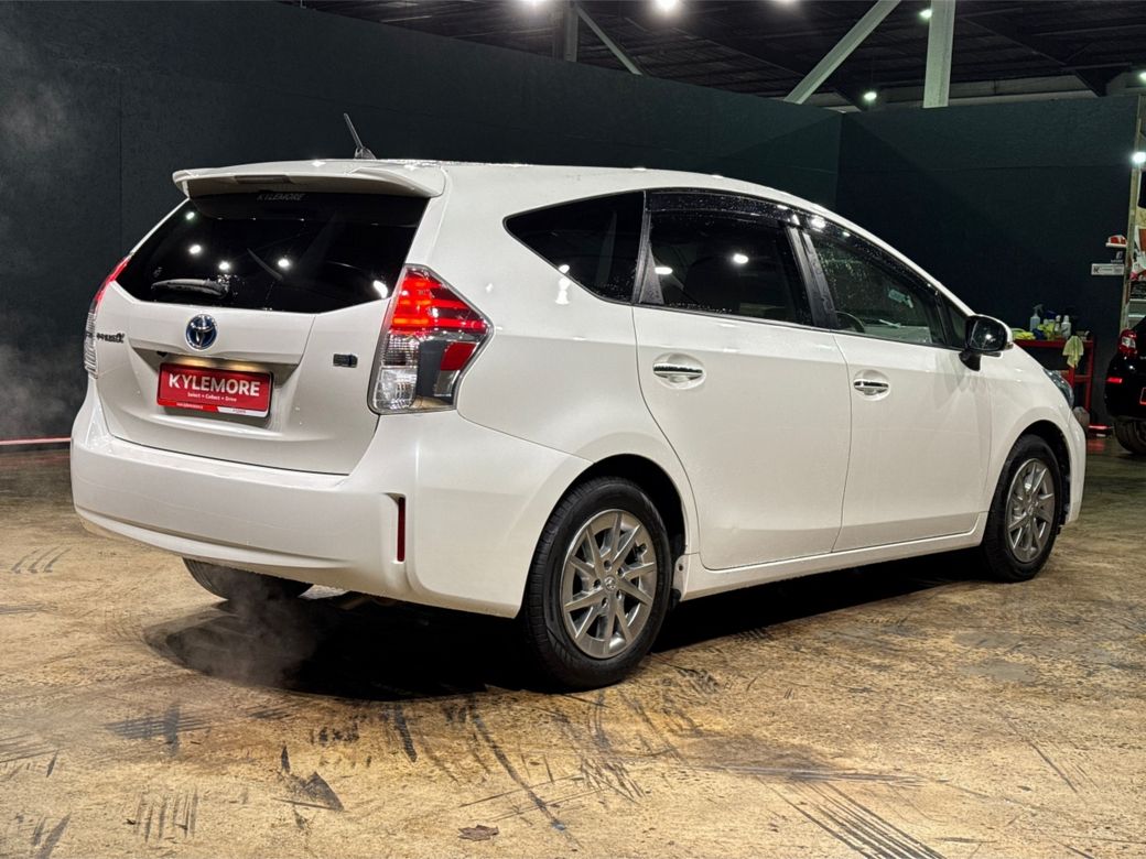 2021 Toyota Prius Alpha