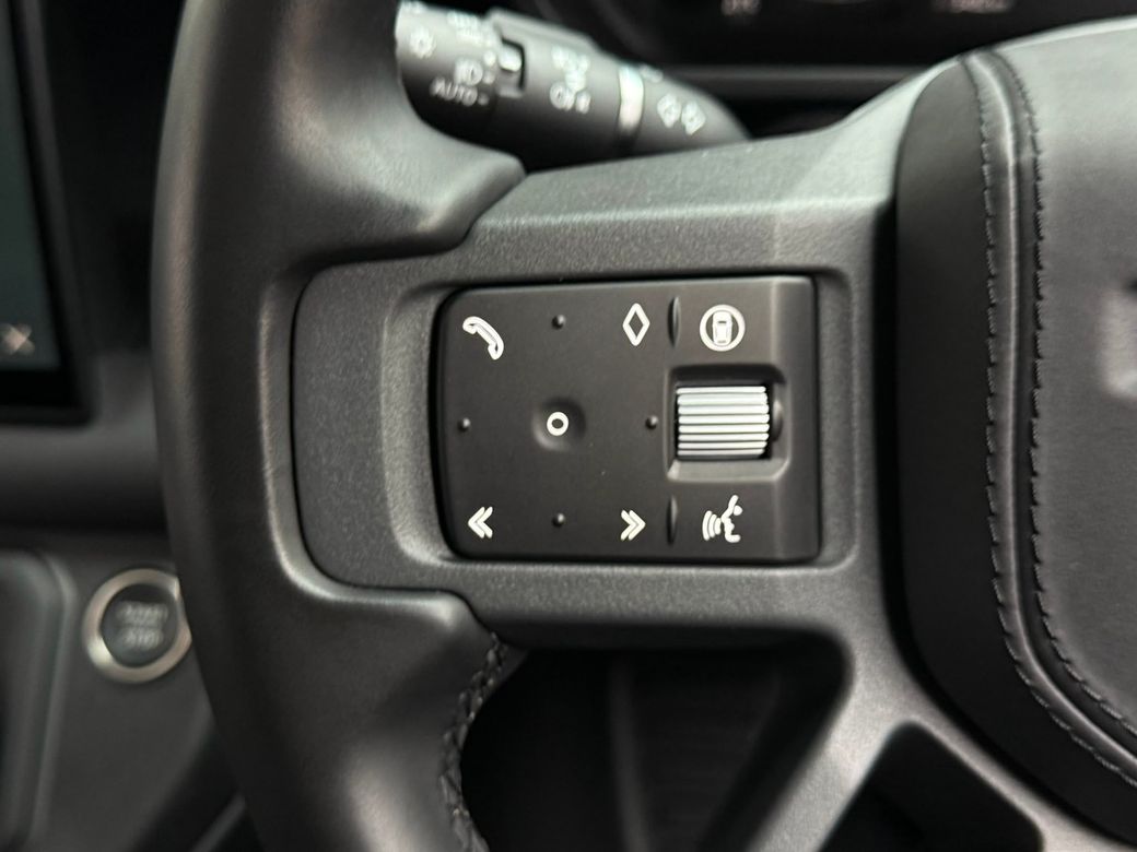 2025 Land Rover Defender
